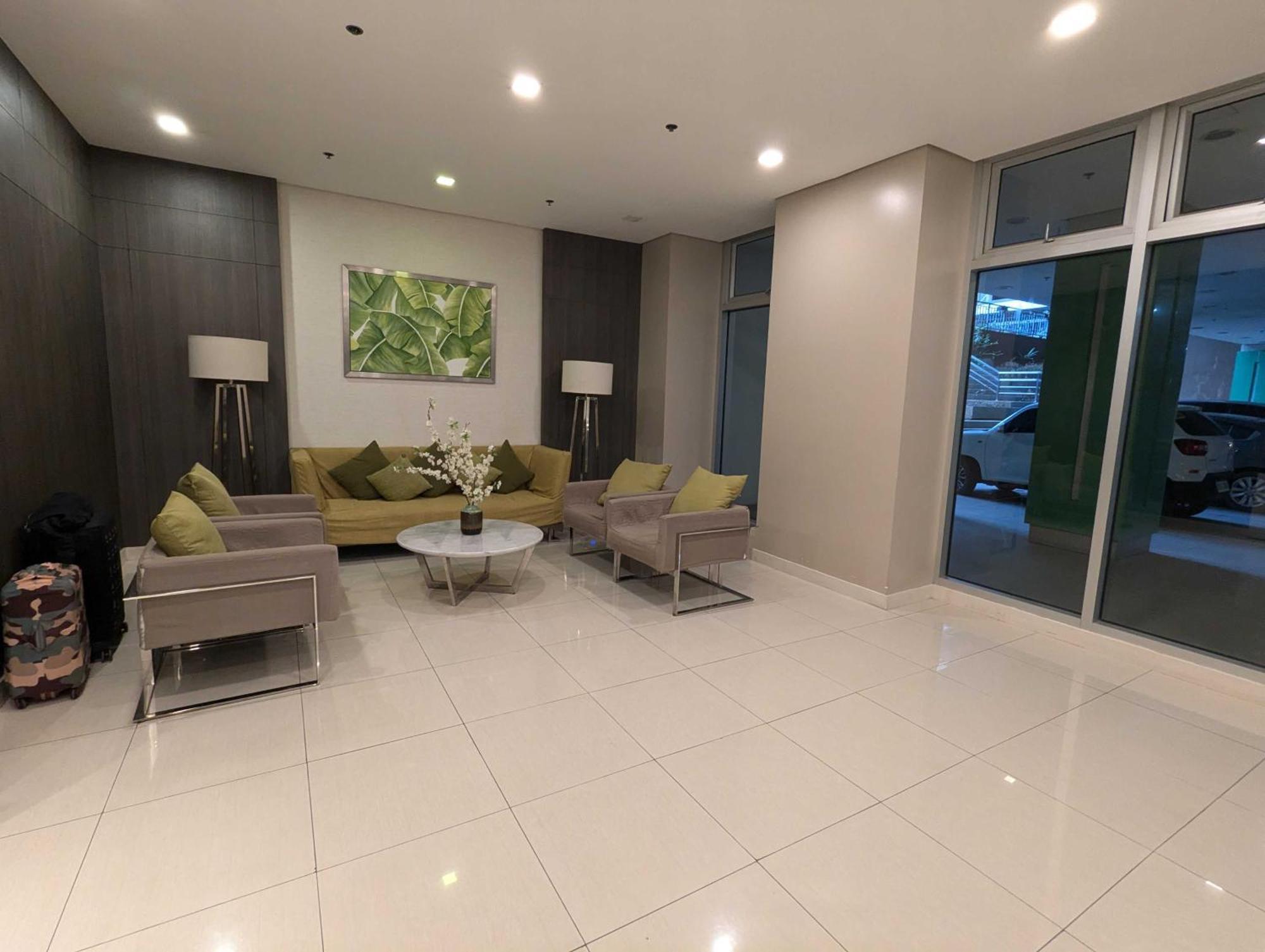 Aparthotel Discover April Opulence - A Luxurious Urban Oasis At It Park *